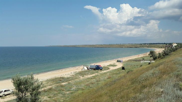 Народна забава. Кримчани знімають порожні пляжі "в не сезон": фото і відеофакти