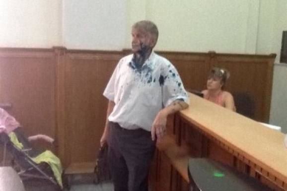 В Харькове депутата облили зеленкой из-за России: опубликованы фото
