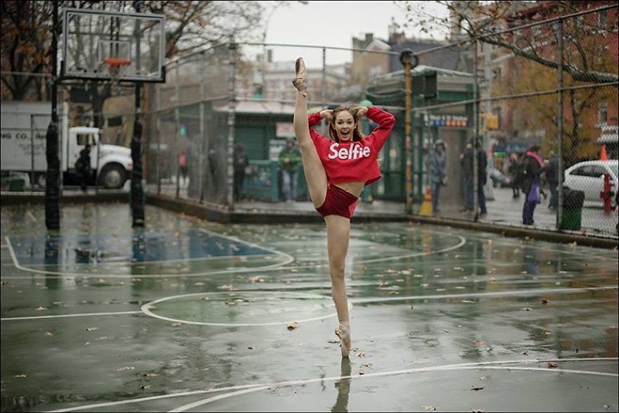Искусство в массы: балерины своей грацией покорили улицы города