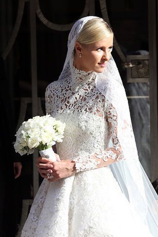 Платье за $80 тыс. и кольцо за $1,6 млн. Сестра Перис Хилтон вышла замуж за миллиардера Ротшильда: фото с шикарной церемонии