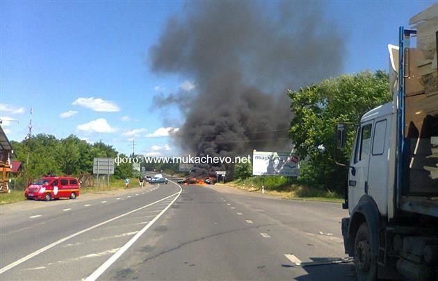 Появились фото и видео стрельбы в Мукачево