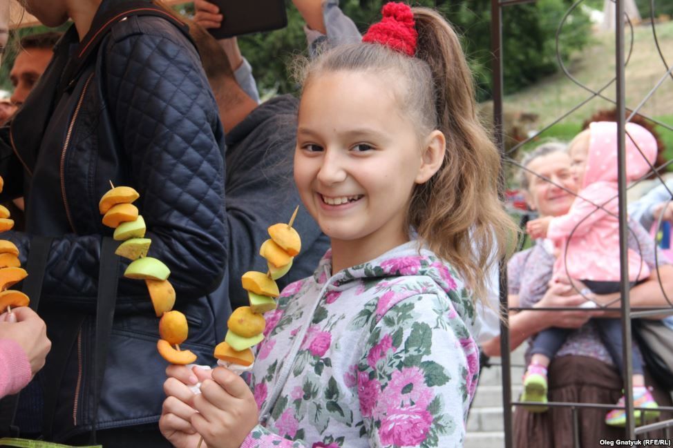 І не злиплося! У Києві відсвяткували День шоколаду: фотофакт