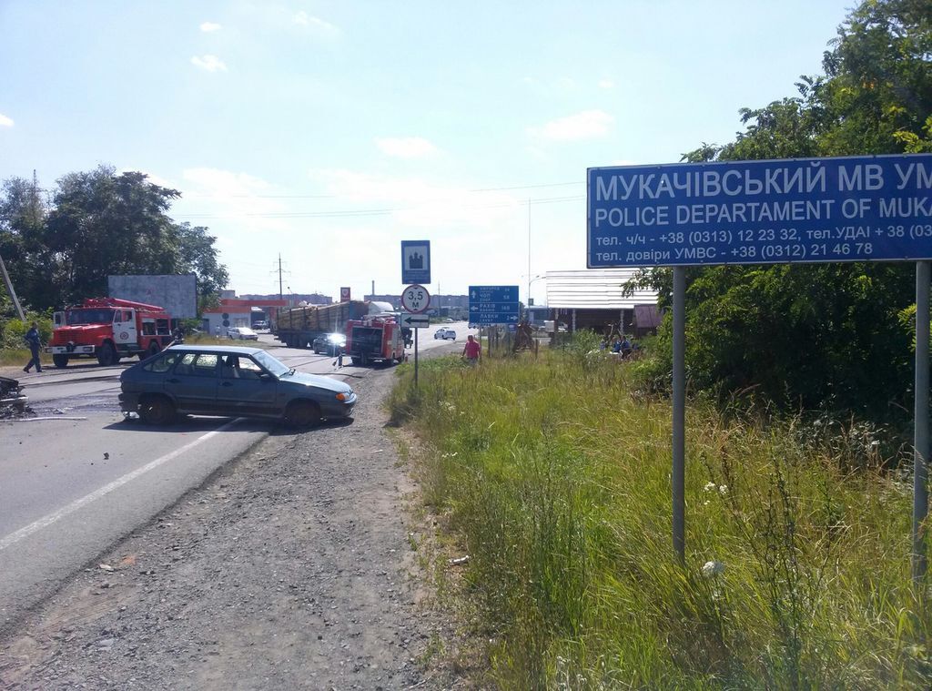 Появились фото и видео стрельбы в Мукачево