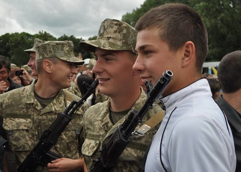 ВСУ вернули исторический элемент униформы военных: фотофакт