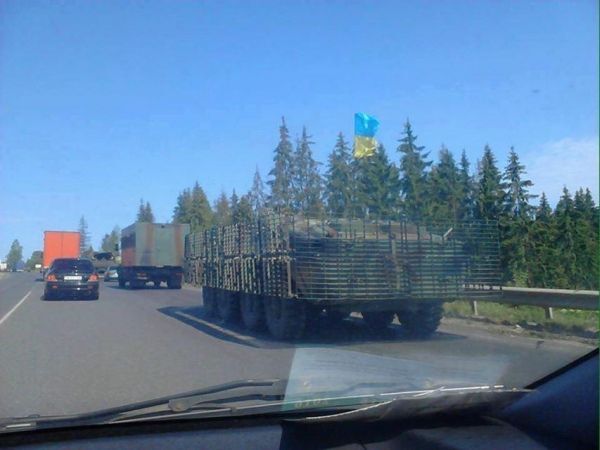 До Мукачева відправили військову техніку: фото- і Відеофакт