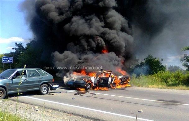 Перестрілка в Мукачеві: з'явилися нові фото з місця бійні