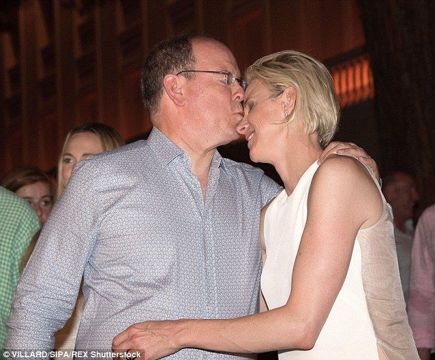 10-летие коронации князя Монако Альбера II: концерт Робби Уильямса и появление близнецов