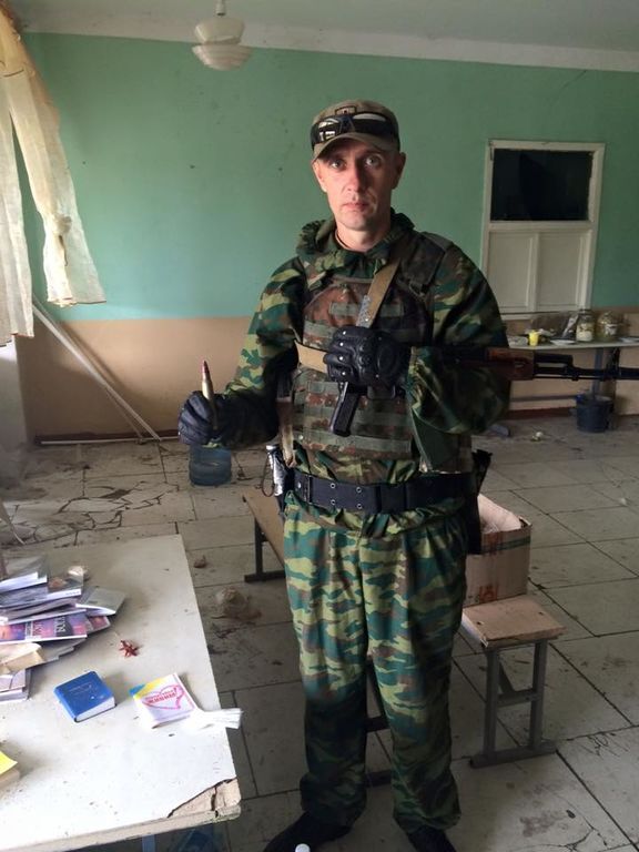 "Гради" прилетіли: в мережі показали фото обстрілу школи в Трьохізбенці