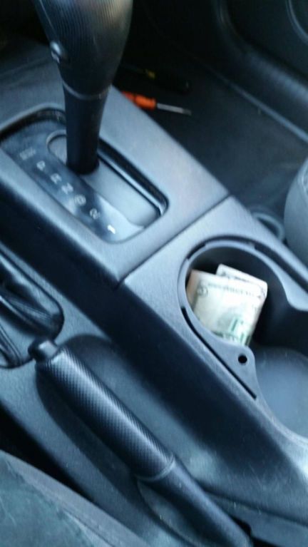 Белки в фильтре и самокат в картере: самые невероятные поломки авто