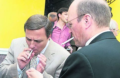 Власть с огоньком: кто из украинских политиков курит сигареты