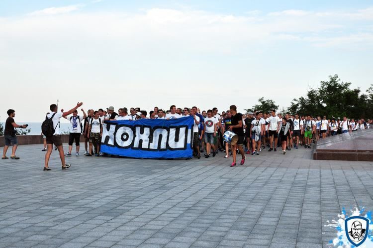 Ультрас "Динамо" устроили в Одессе грандиозный марш: яркие фото