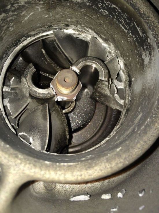 Белки в фильтре и самокат в картере: самые невероятные поломки авто