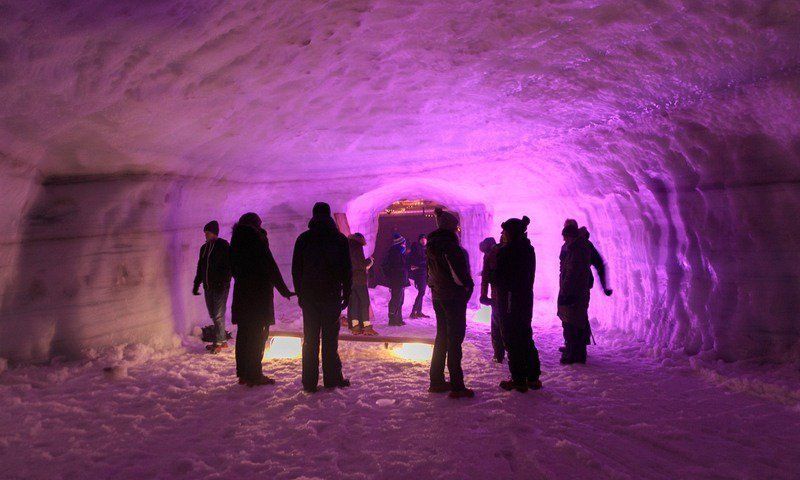 Гигантский ледяной туннель в Исландии, сделанный руками человека