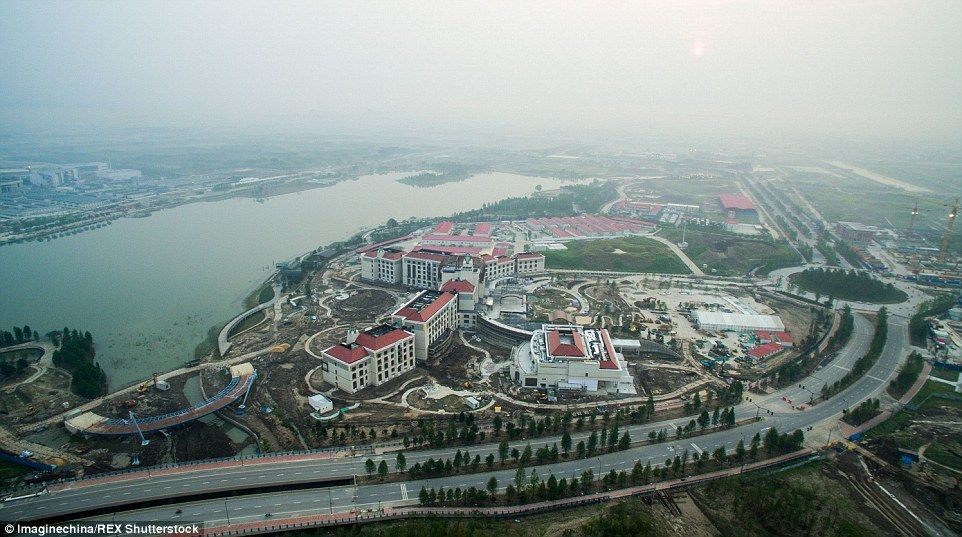 В Китае построят самый большой Диснейленд с гигантским волшебным замком