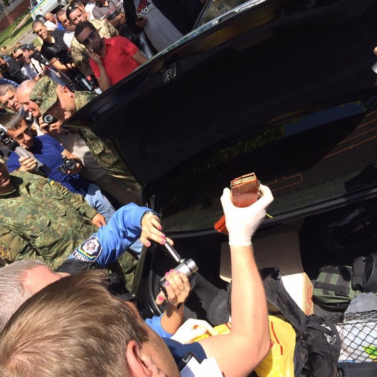 В УКРОПі розповіли подробиці затримання авто Березенка з грошима і зброєю