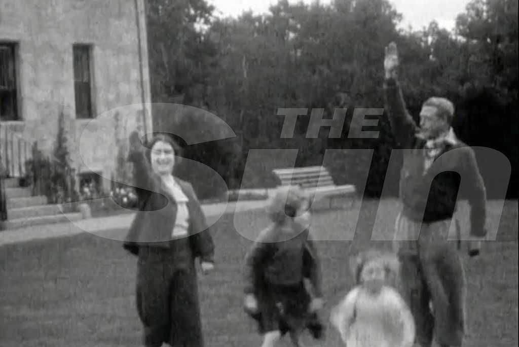 Королевский скандал. В Британии показали "нацистское приветствие" Елизаветы ІІ: опубликованы фото