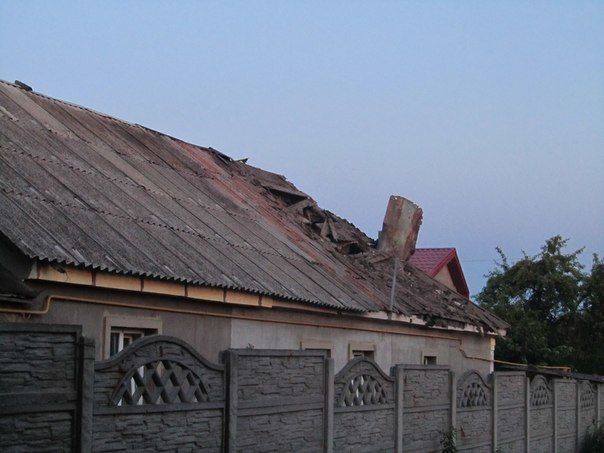 Неспокойный вечер в Донецке: обстрелы и танки террористов