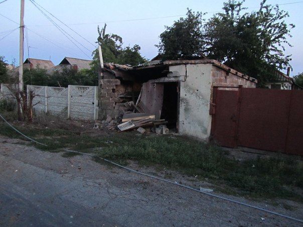 Неспокойный вечер в Донецке: обстрелы и танки террористов