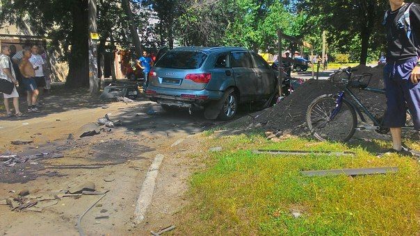 В Черкассах взорвали авто с водителем внутри: опубликованы фото