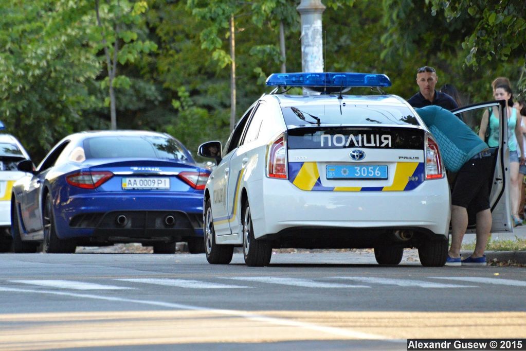 Патрульные в Киеве устроили погоню за Maserati: фотофакт