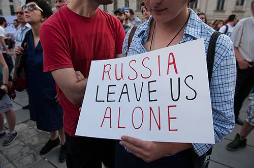 "Путин иди на..." Грузия вышла на улицы против российских оккупантов
