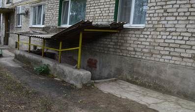 На Луганщине под многоэтажку заложили 14-килограммовую бомбу: опубликованы фото и видео