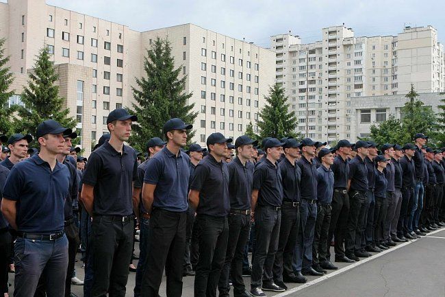 Полицейская академия: в Киеве состоялся первый выпуск патрульной службы