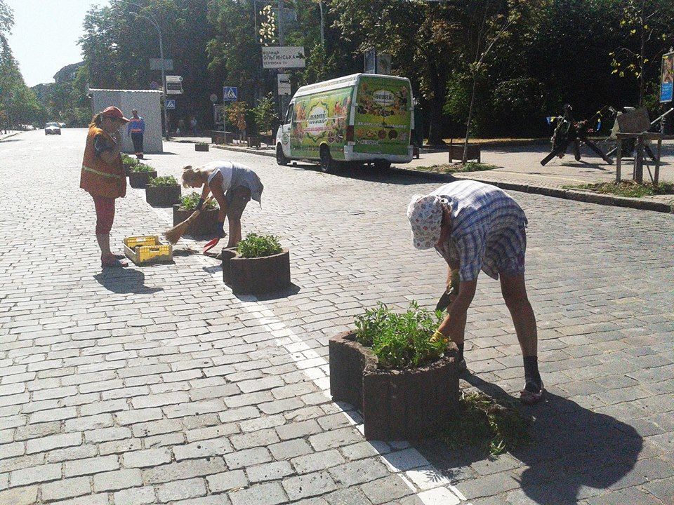 В Киеве улица Институтская стала пешеходной: фотофакт