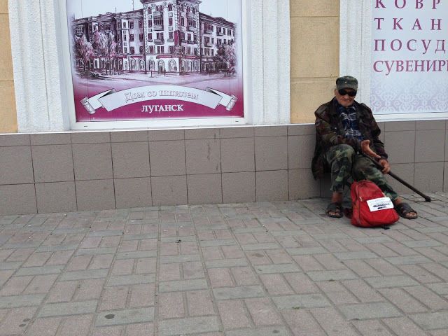 Луганск в оккупации: волонтерка показала реалии захваченного города