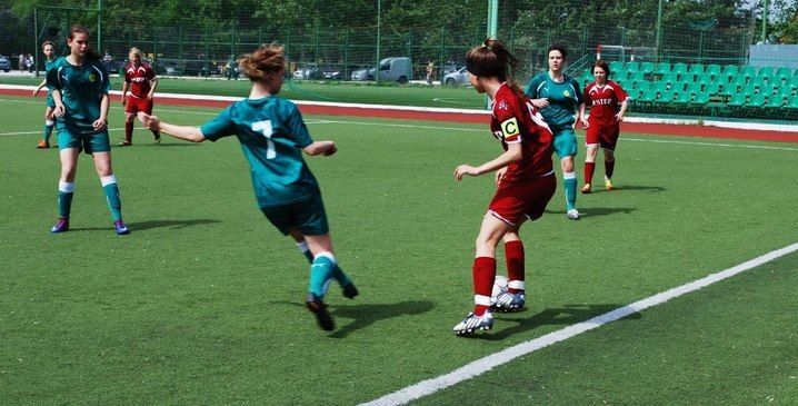 Нацисток не награждаем: у российской футбольной красавицы отобрали титул