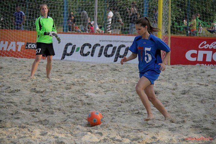 Нацисток не награждаем: у российской футбольной красавицы отобрали титул