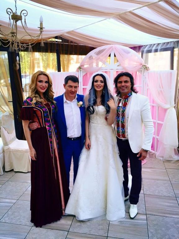 Свадебный бум: "Мисс Украина Вселенная"и экс-ВИА Гра вышли замуж