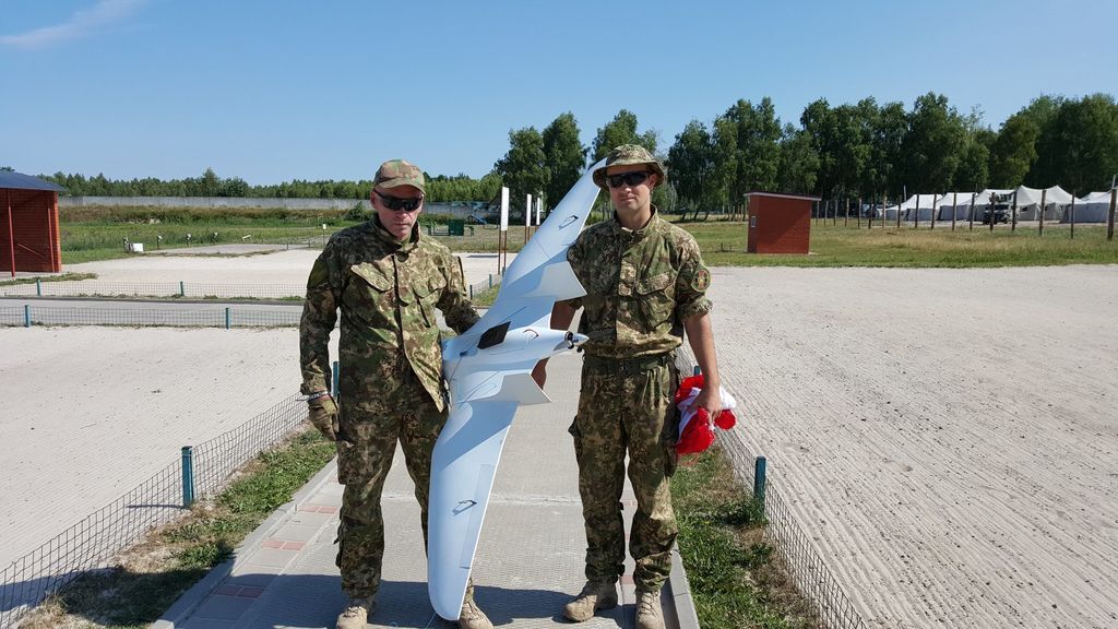 Аваков передав Нацгвардії новітні бронемашини і пообіцяв супербезпілотники