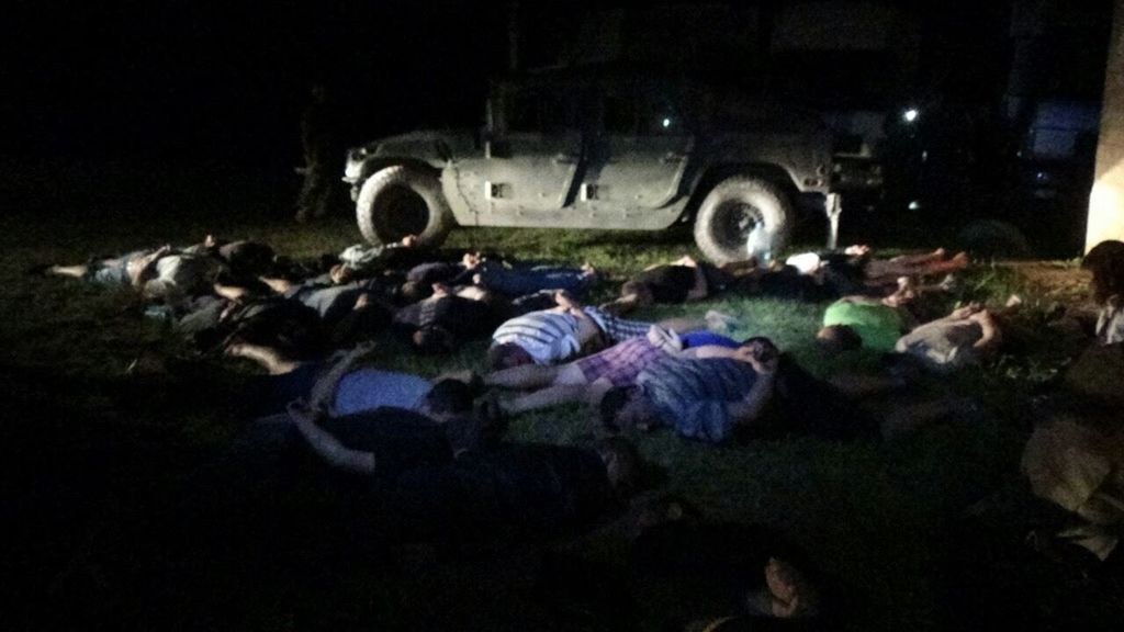 На Донбасі підірвали десятки вантажівок з контрабандою для терористів