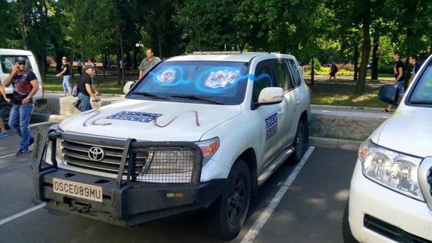 У Донецьку декілька сотень городян вийшли на мітинг: опубліковані фото