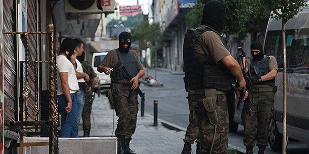 У Туреччині почалася АТО, 250 осіб затримано і один убитий
