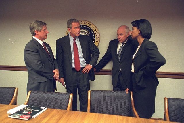 Какой была первая реакция Буша на теракты 11 сентября: опубликованы фото