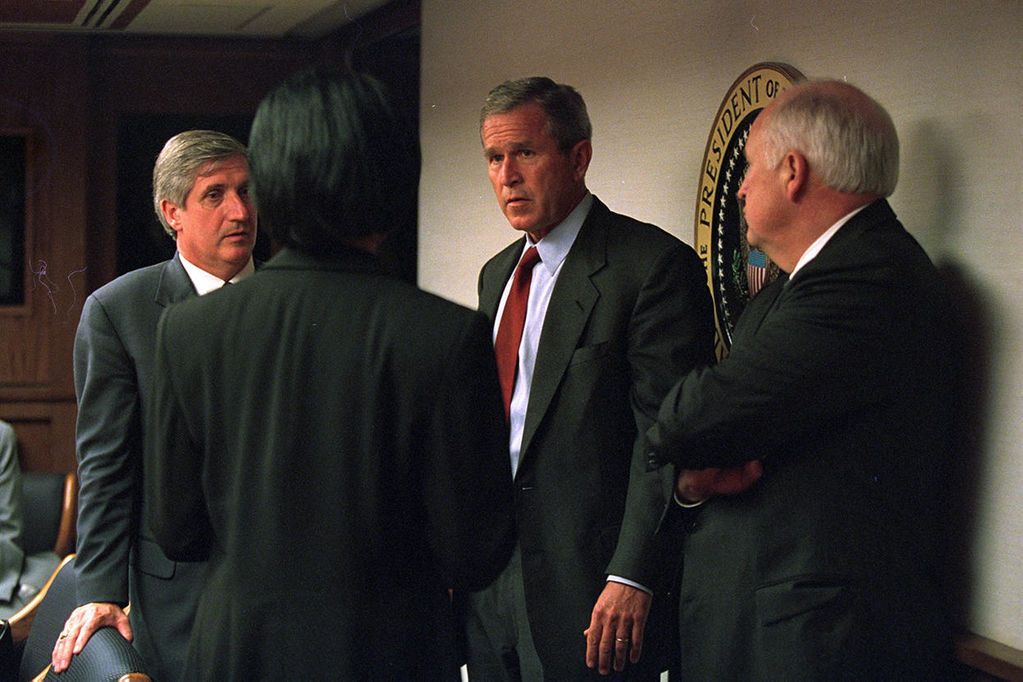 Якою була перша реакція Буша на теракти 11 вересня: опубліковані фото