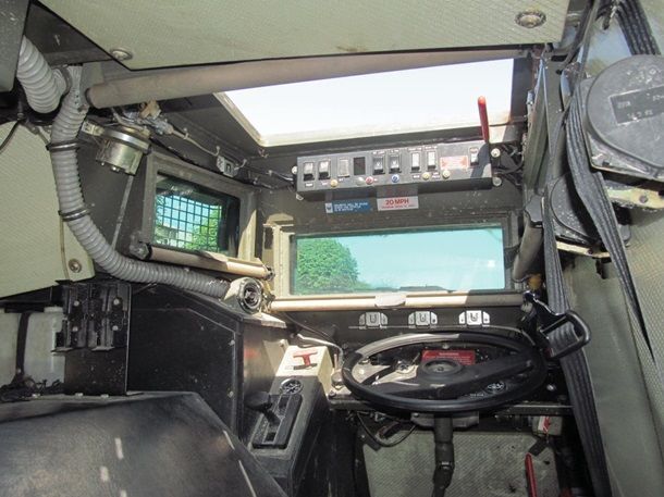 Перші Saхon і Humvee поїдуть у зону АТО: фоторепортаж