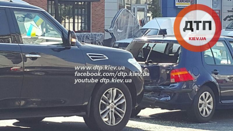 Масштабное ДТП в Киеве: разбиты семь автомобилей