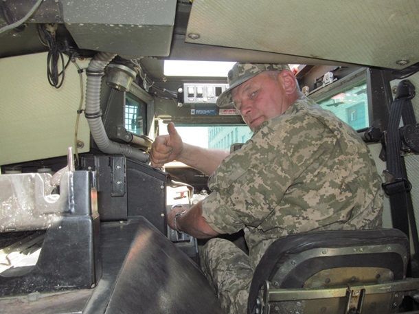Первые Saхon и Humvee поедут в зону АТО: фоторепортаж
