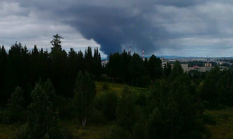 У Росії загорілася "газпромівська" нафтобаза, можливий вибух: опубліковані фото і відео