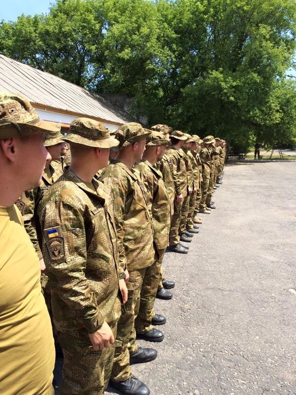 Бирюков показал "самый красивый" батальон в зоне АТО: фоторепортаж