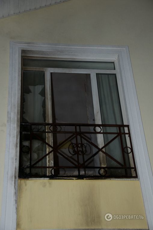 НС під Києвом: невідомі закидали "коктейлями Молотова" будинок із мешканцями. Опубліковані фото