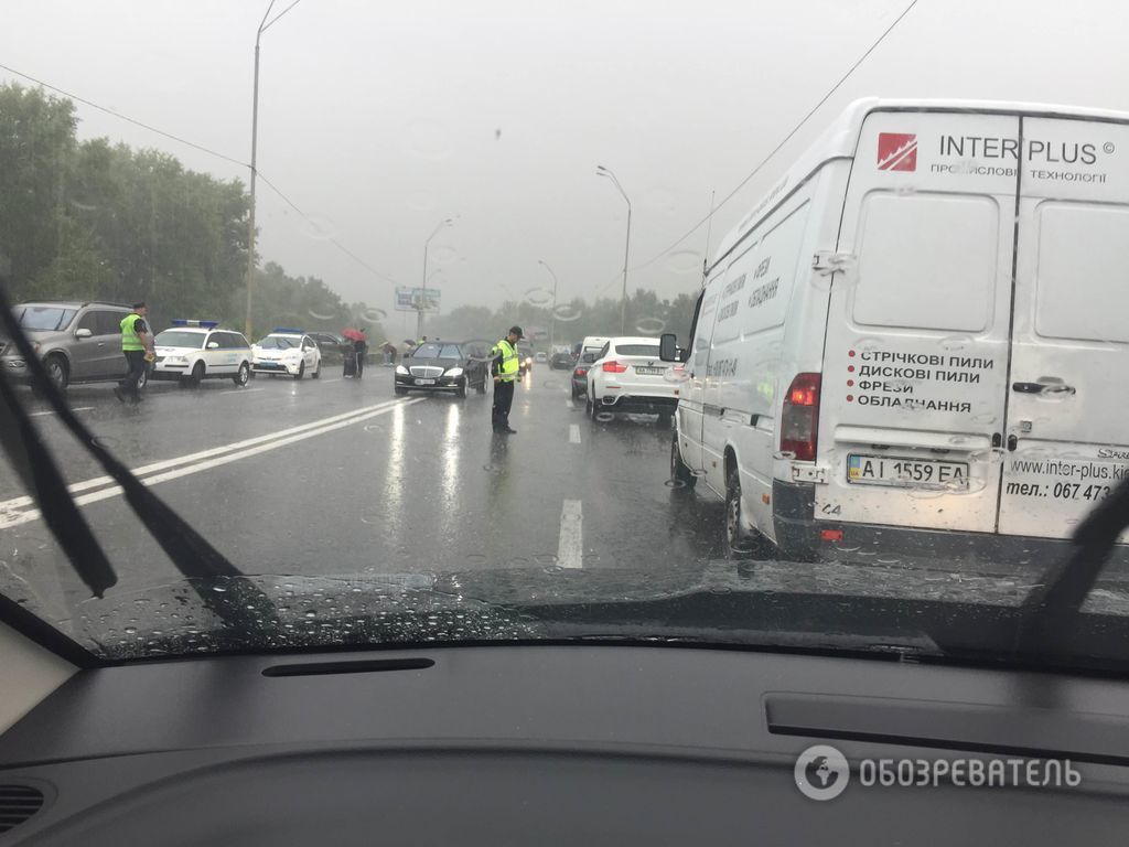 Велика аварія під Києвом: дві людини загинули. Фото з місця події