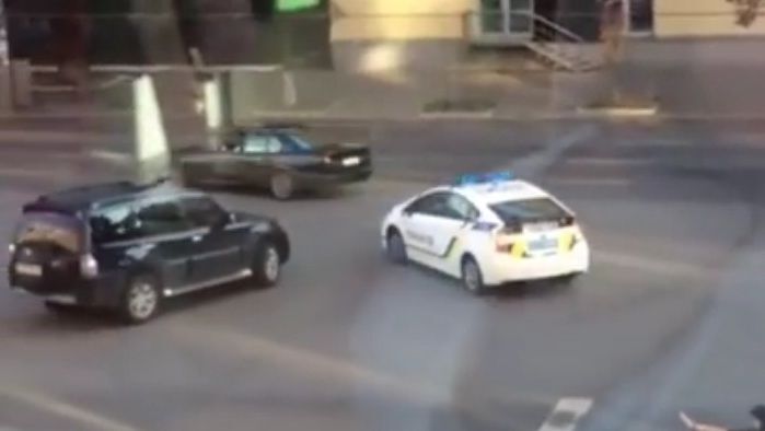 Скандал зі сльозогінним газом у Києві: опубліковано відео з автопорушником