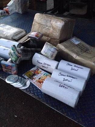 В Донецкой области задержаны фуры с товарами для террористов: фоторепортаж