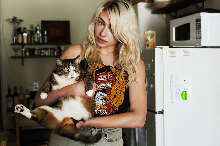 Заботливые девушки Нью-Йорка, приютившие бездомных кошек