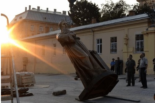 У Львові чекають на Порошенка і побоюються терактів