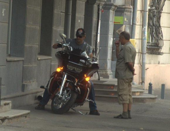 Шовковский гоняет на мотоцикле для миллионеров